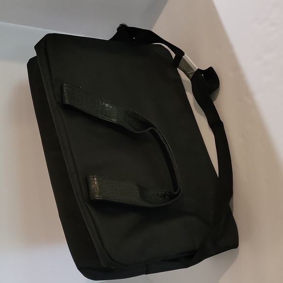 MENS Jimmy Choo Parfums Duffle Bag - Picture 7 of 8